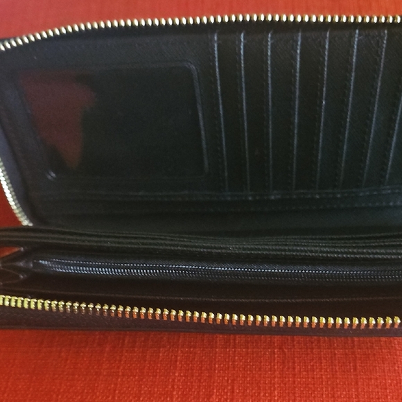 Michael Kors Black and Gold Continental Wallet - Picture 4 of 4